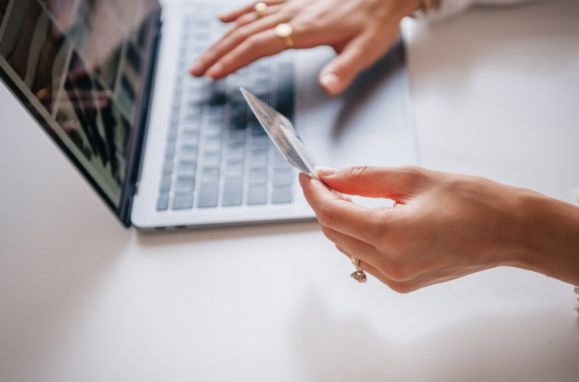 Soldes d'été 2026 : comment profiter des meilleures réductions en ligne ?